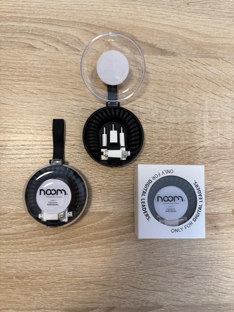 Kits de câbles de charge rétractables en boîtier rond personnalisés NOOM
